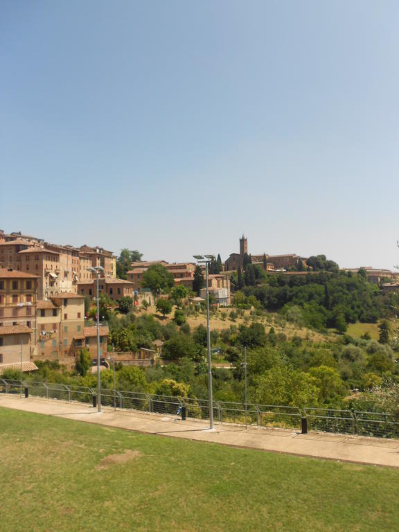 Soggiorno La Primula Siena Rum bild